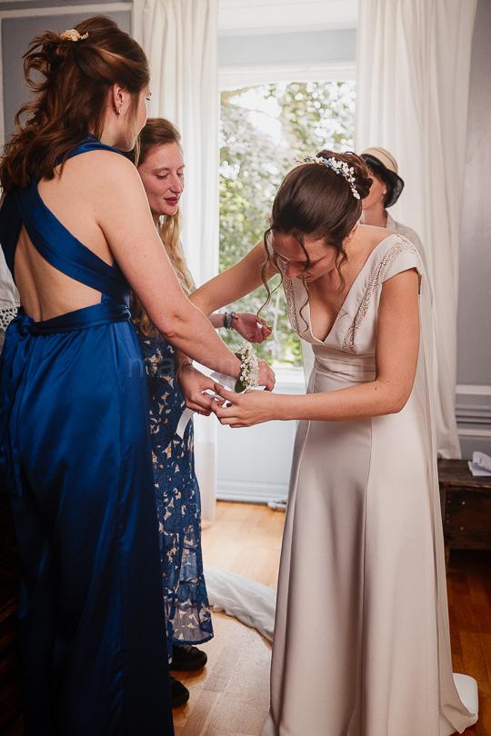 Mariage de Capucine & Laurent -5- Habillage de Capucine