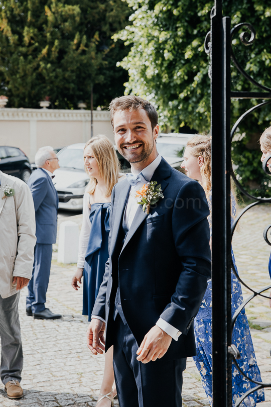 Mariage de Capucine & Laurent -8- devant l'Église Saint-Sauveur