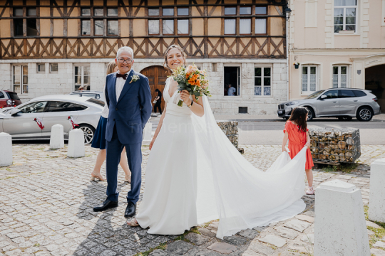 Mariage de Capucine & Laurent -8- devant l'Église Saint-Sauveur
