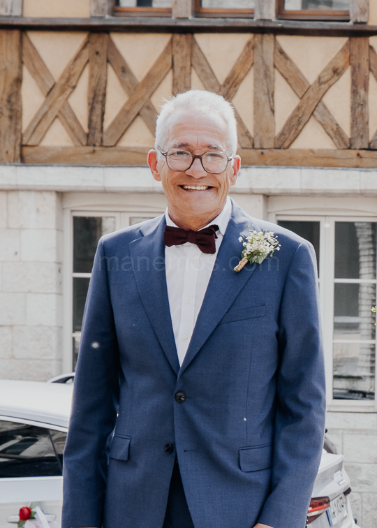 Mariage de Capucine & Laurent -8- devant l'Église Saint-Sauveur