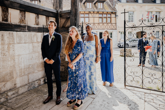 Mariage de Capucine & Laurent -8- devant l'Église Saint-Sauveur