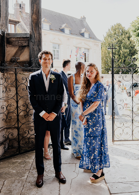 Mariage de Capucine & Laurent -8- devant l'Église Saint-Sauveur