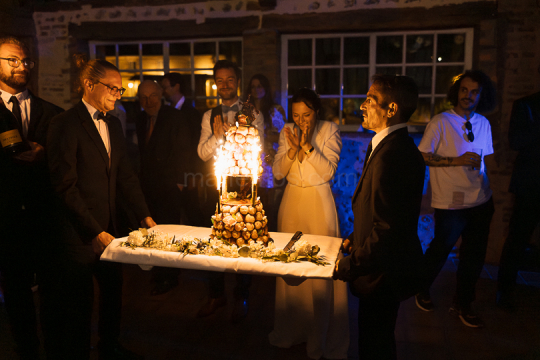 Mariage de Capucine & Laurent -30- Arrivée du gateau