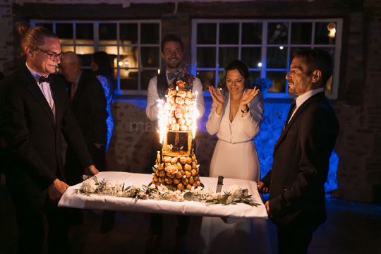 Mariage de Capucine & Laurent -30- Arrivée du gateau