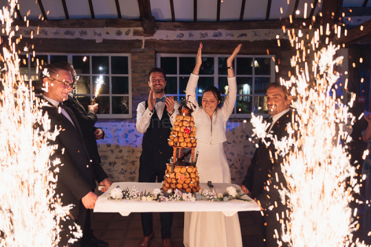 Mariage de Capucine & Laurent -30- Arrivée du gateau