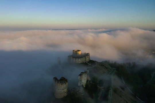 Chateau Gaillard sur la brume